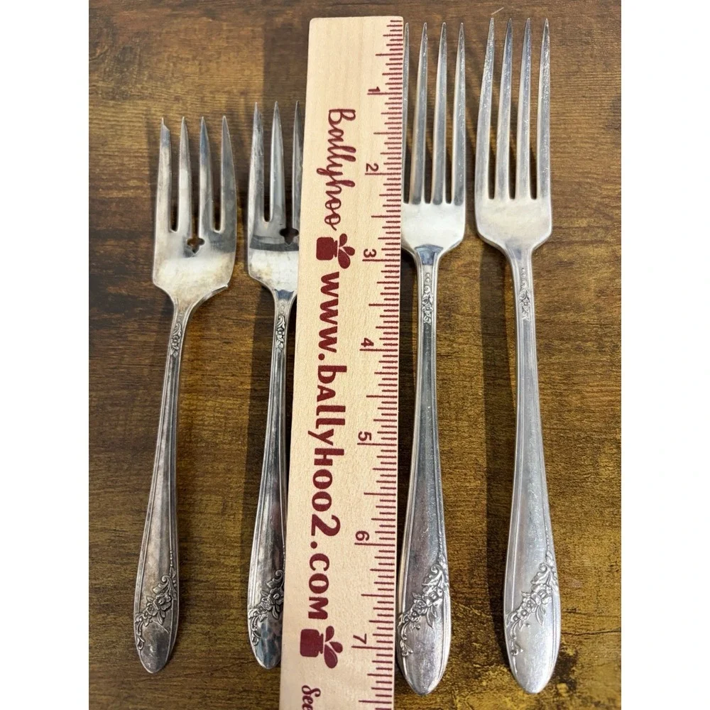 Oneida Community Tudor Plate Silver-Plated Forks Set of 4 Ornate Floral Pattern